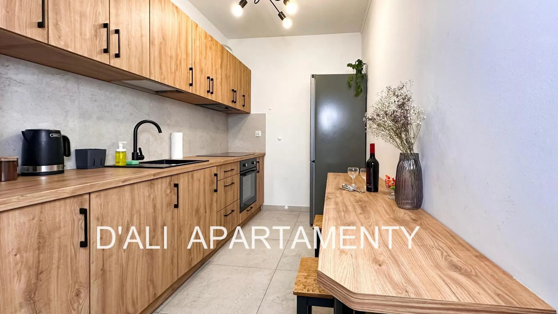 Bulgarska Komfortowy Apartament Z Trzema Sypialniami I Trzema Lazienkami Oraz Dwoma Miejscami Parkingowymi 波兹南 公寓