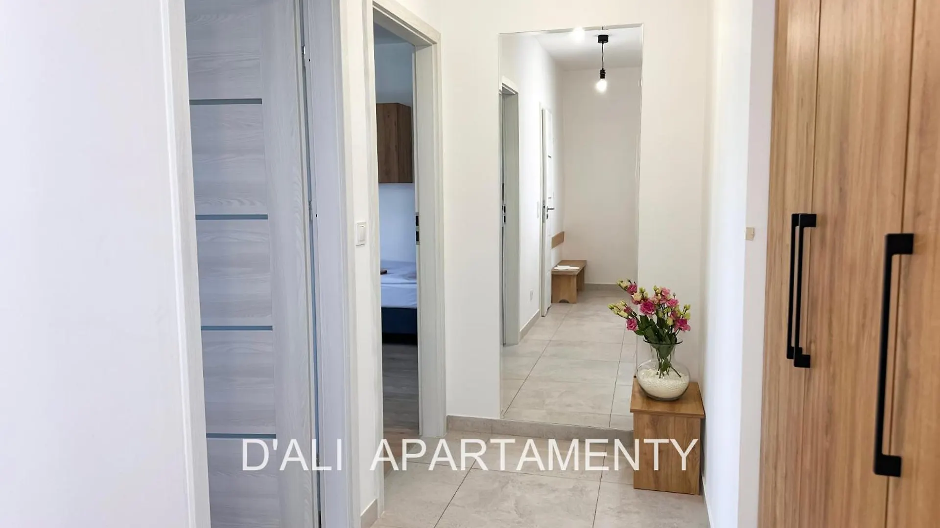Bulgarska Komfortowy Apartament Z Trzema Sypialniami I Trzema Lazienkami Oraz Dwoma Miejscami Parkingowymi Poznan Apartment
