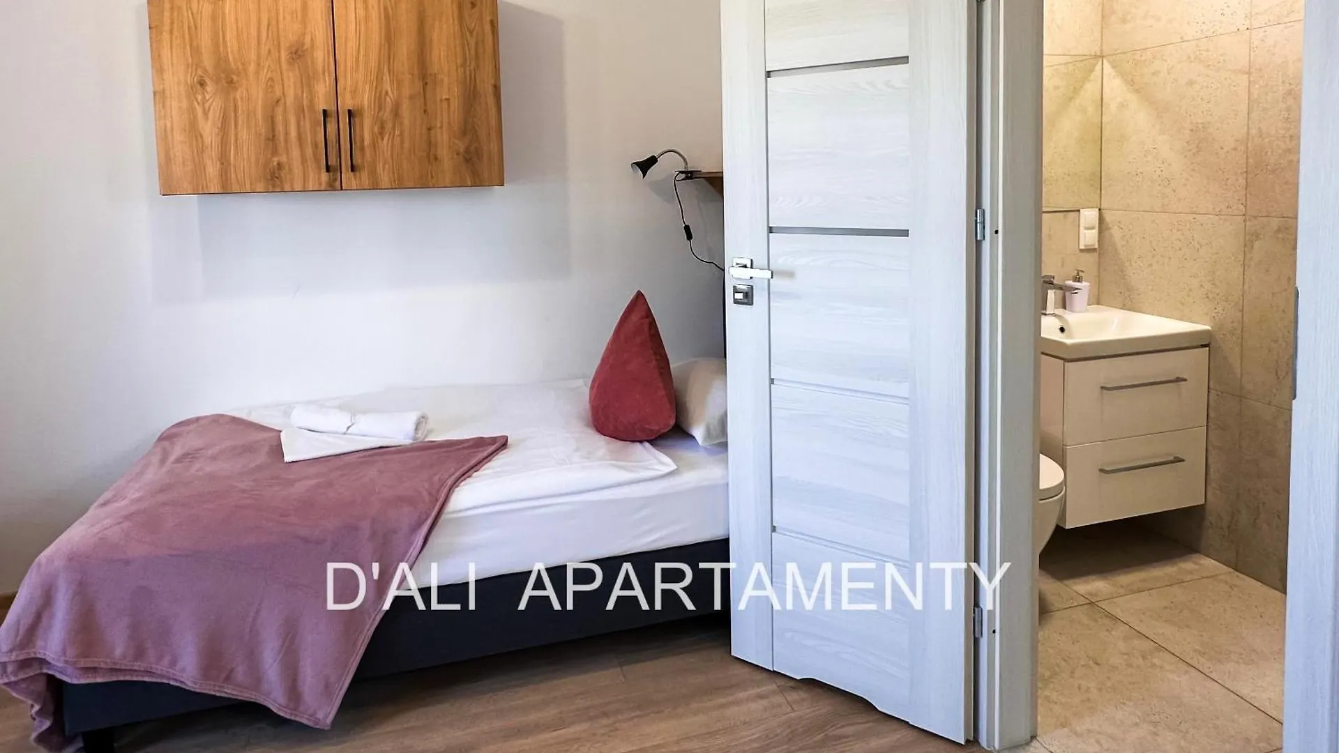 Bulgarska Komfortowy Apartament Z Trzema Sypialniami I Trzema Lazienkami Oraz Dwoma Miejscami Parkingowymi Poznan 0*,  Poland